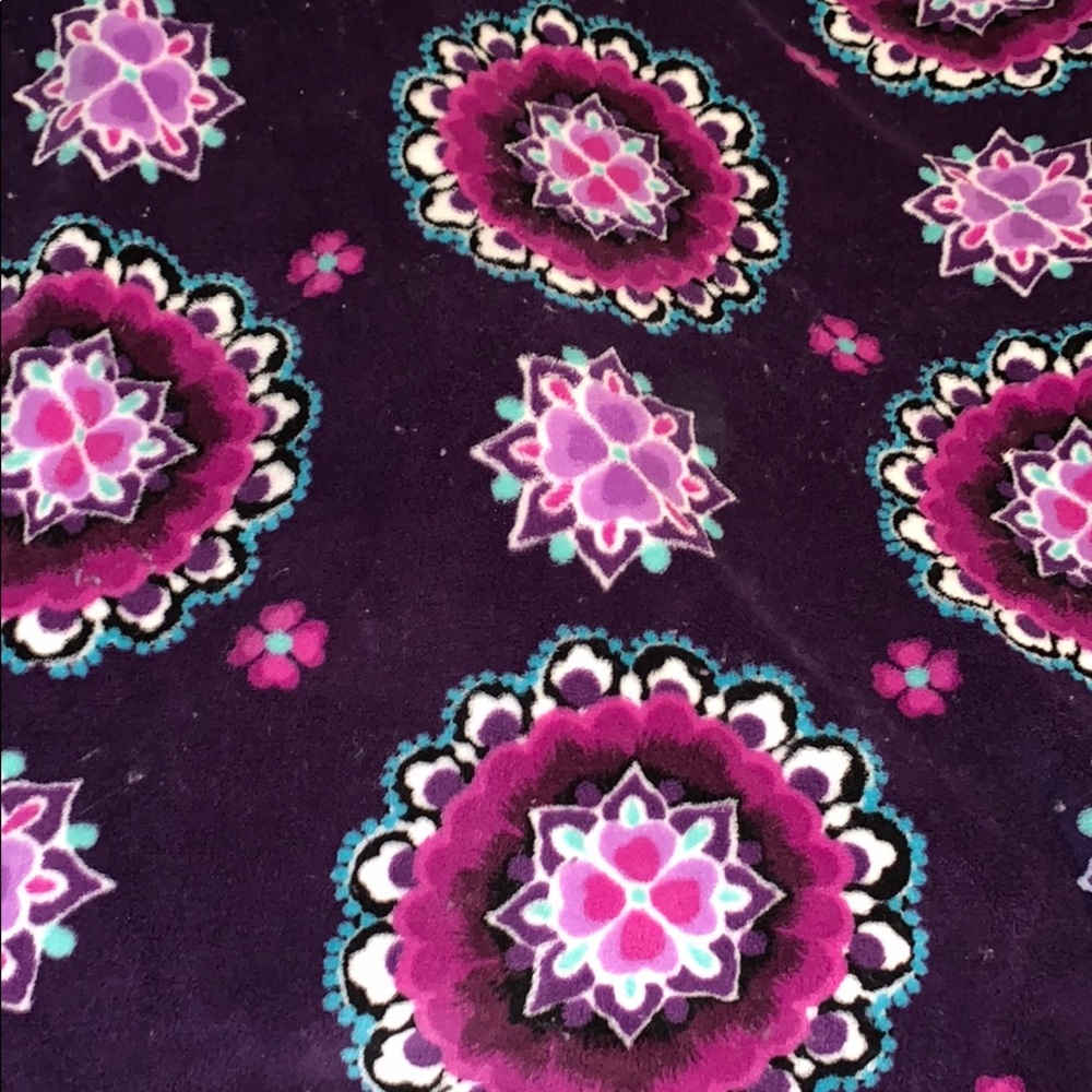 Vera Bradley Throw | Lilac Medallion